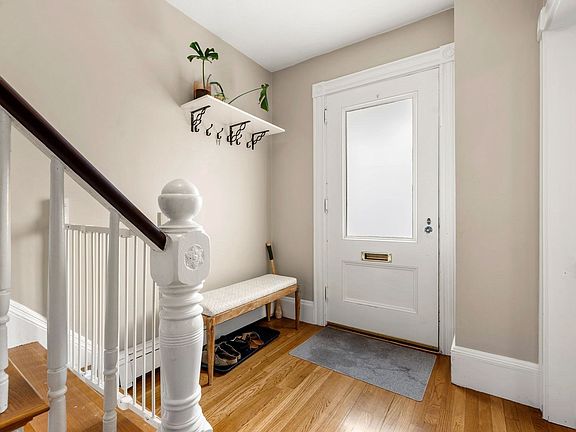 3rd image of 47 Sanford St