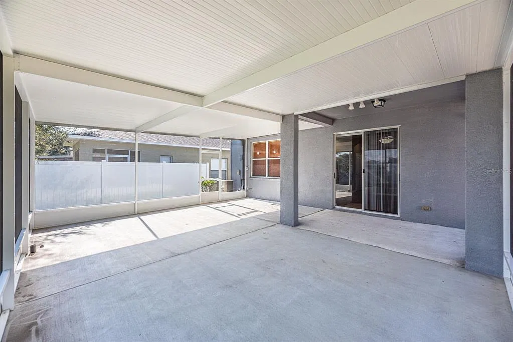 4 bed, 2.5 bath, 2062 sqft, $2,550 — Photo 4