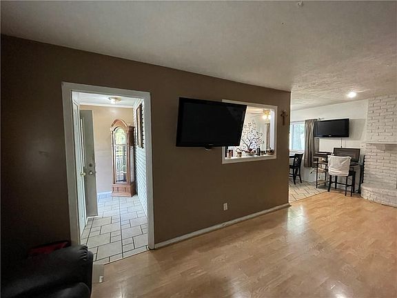 3rd image of 2618 N Morning Star Dr