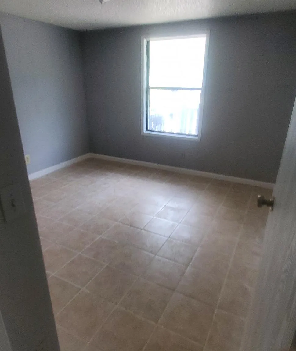 1 bed, 550 sqft, $1,195 — Photo 2