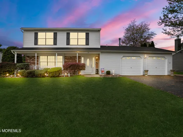 31 Starlight Road, Howell, NJ 07731
