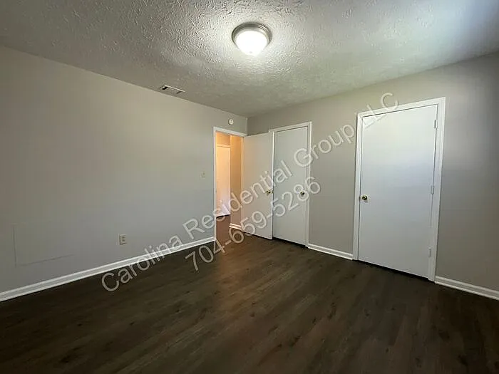 322 E Sumter St #4 — Photo 8