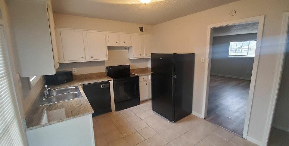 1st image of 1813 W 44th St APT B