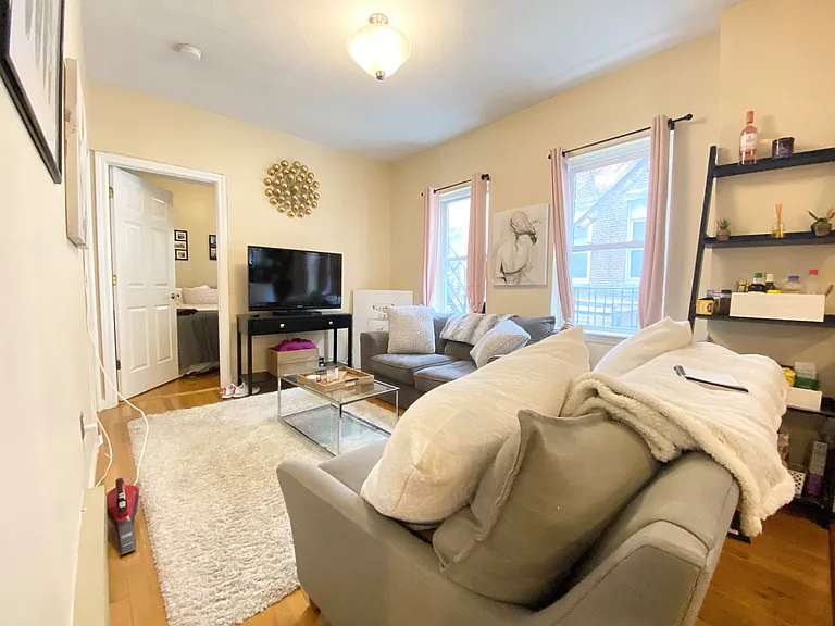 38 Charter St #3 — Photo 5