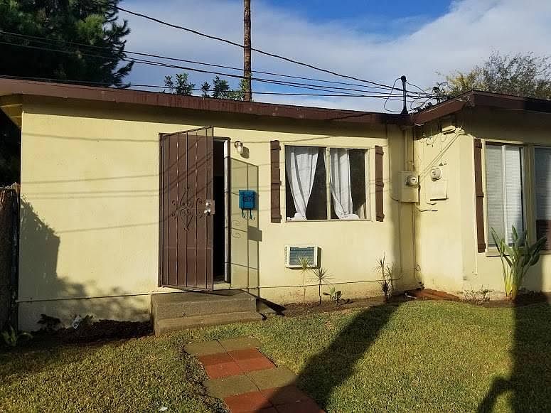 1st image of 439 1/4 W Walnut Ave