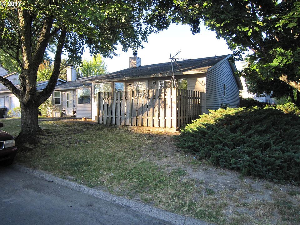 2nd image of 1979 NE Darby St