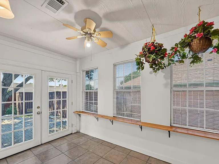 3960 Bexhill Dr — Photo 22