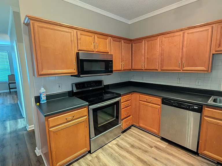 370 Brentwood Dr — Photo 9