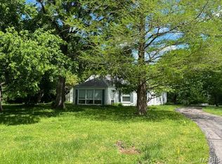 1266 Topping Rd, Saint Louis, MO 63131