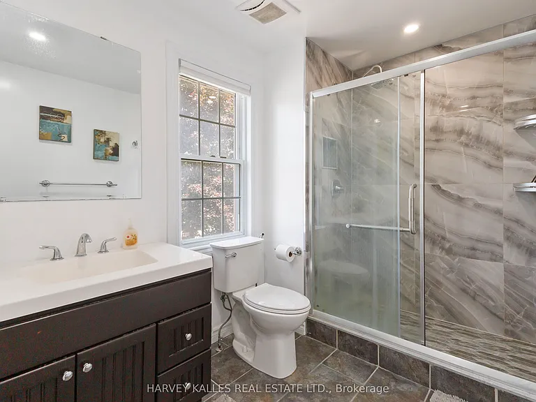 223 Sunnyside Dr — Photo 36