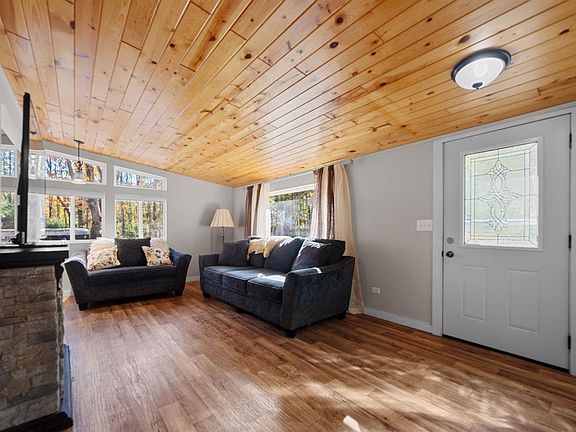 4th image of 1589 N RESERVE DRIVE