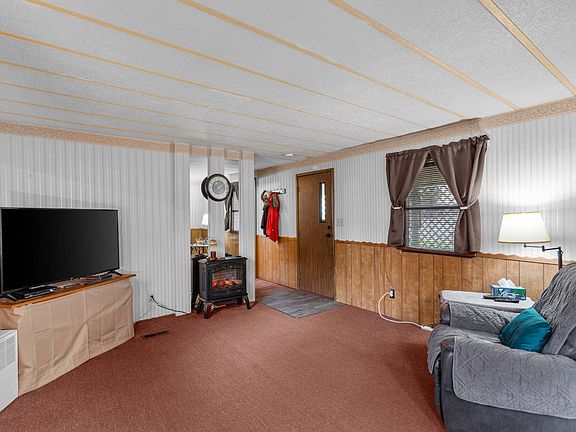 5th image of 202 Wood Dr