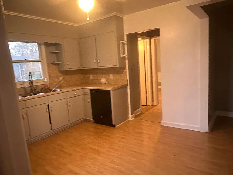 1602 E Lexington Ave — Photo 11