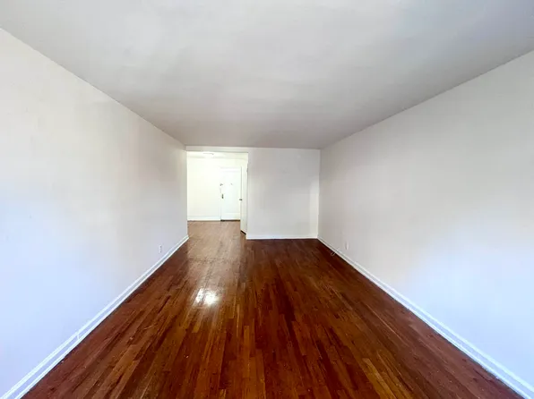 2355 East 12th Street 2U image 4 of 5
