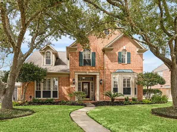 1511 Forest Bend Dr, Sugar Land, TX 77479