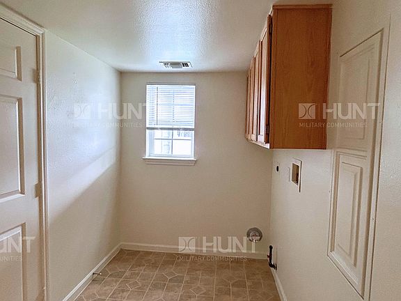 5th image of 7033 Center Rd