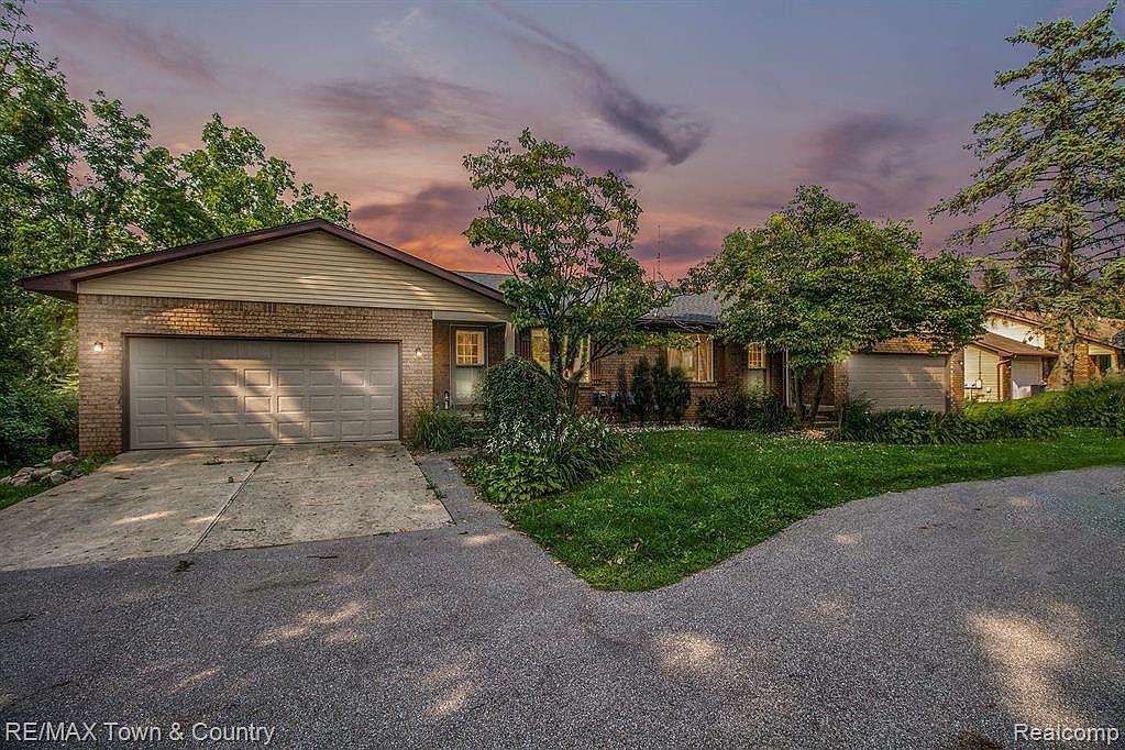 8040 Potter Rd, Flushing, MI 48433 Zillow