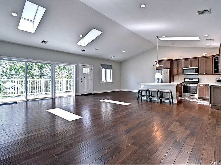 44 Fox Hill Dr — Photo 13