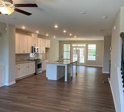 3rd image of 4225 Essex Pond Way