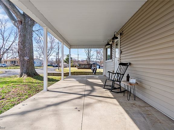 4th image of 3039 Shelburn Ave