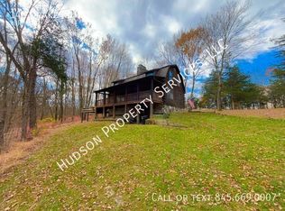 148 Drake Rd, Pleasant Valley, NY 12569
