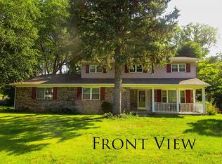 7000 S Ridgewood Dr, Lambertville, MI 48144