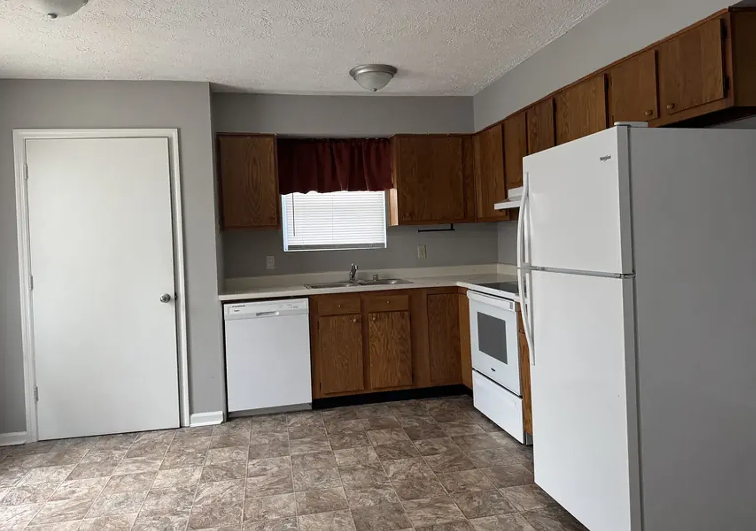 171 & 173 Westside Drive — Photo 4