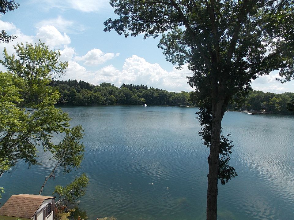 1st image of 71 Shore Dr