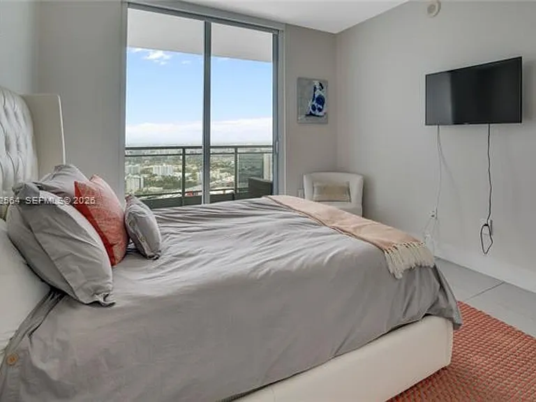 90 SW 3rd St #4308 — Photo 13