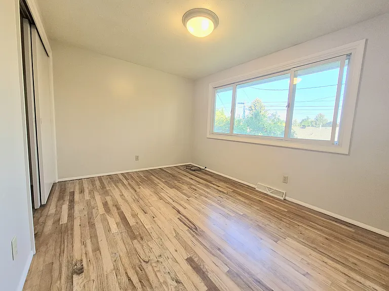 615 Crestview Ave — Photo 9