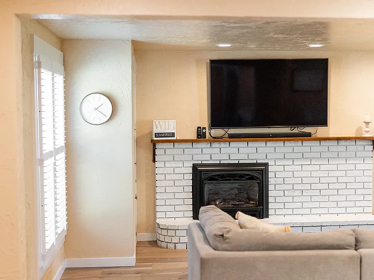 1530 Acacia Dr S — Photo 13