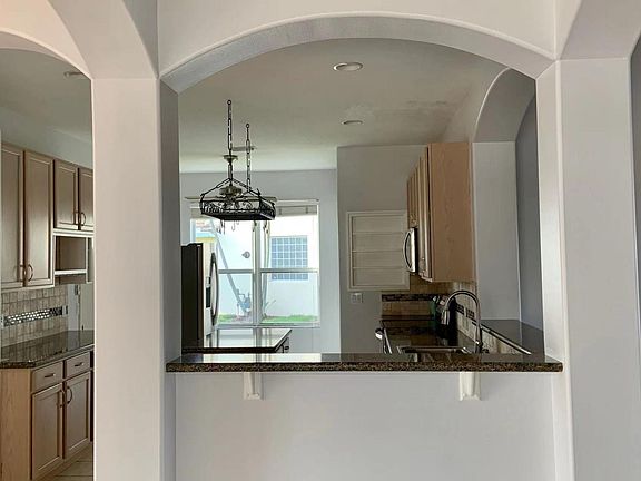 5th image of 801 Glen Abbey Way