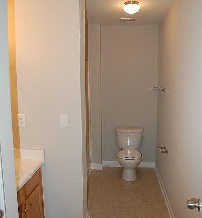 5th image of 42 Arbor Hill Pl
