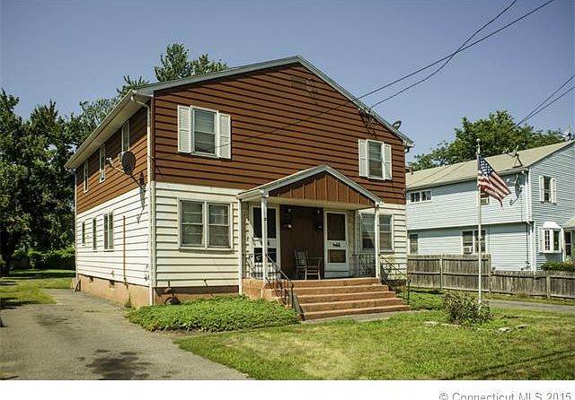 Desirable townhouse style D...