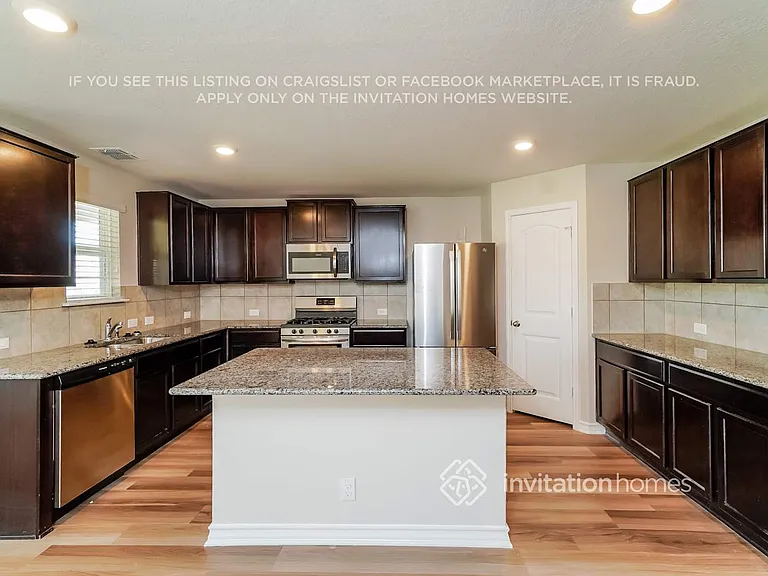 8907 Taylor Grv — Photo 4