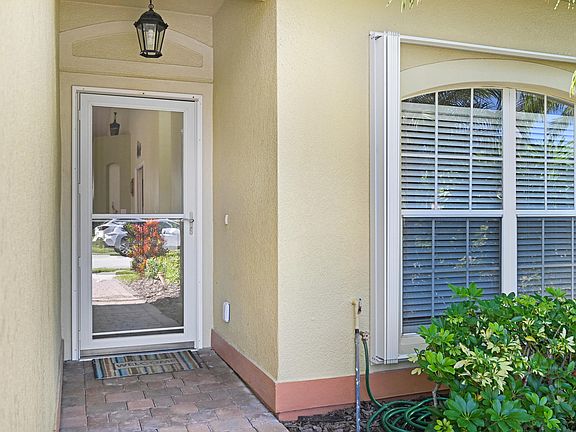 5th image of 2540 Camberly Cir