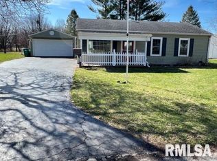 1465 Meadow Dr, Galesburg, IL 61401