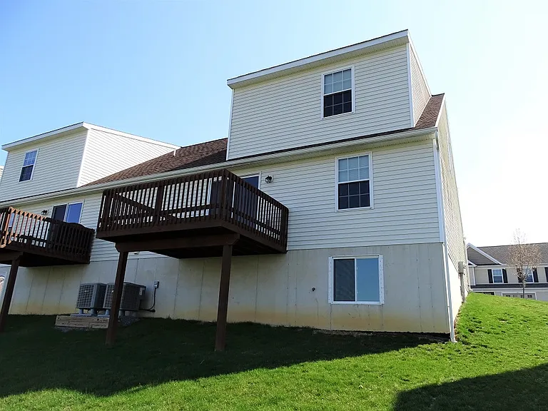 450 Marlene Way — Photo 2