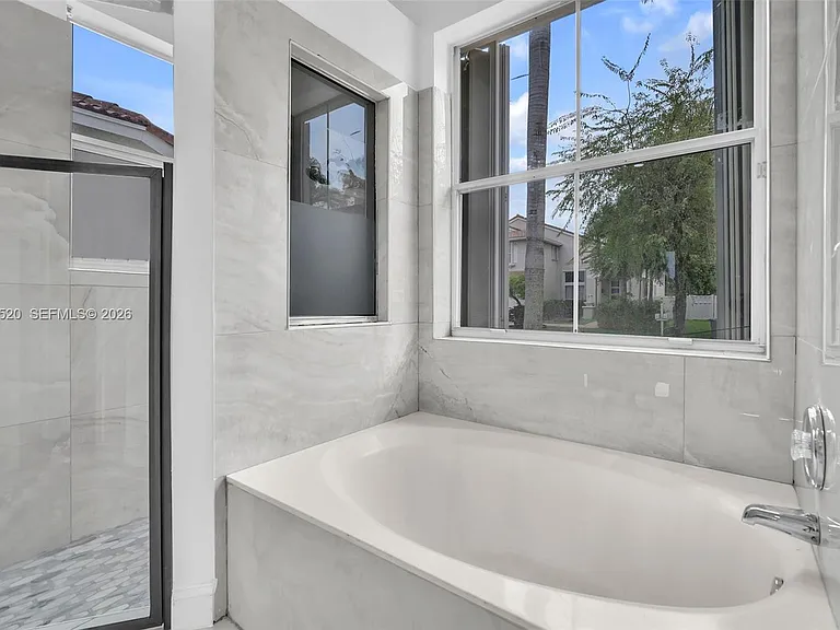 5374 SW 33rd Ave — Photo 11