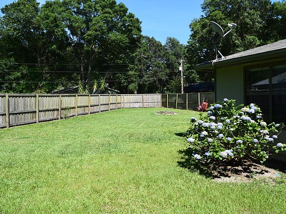 3rd image of 671 Grove Park Cir