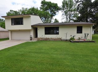 405 SE 6th St, Eagle Grove, IA 50533