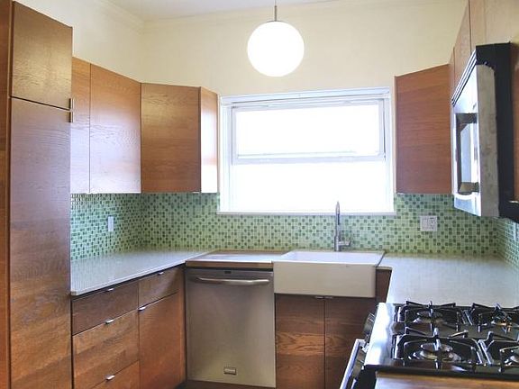 KITCHEN WITH ALL APPLIANCES INCLUDED.