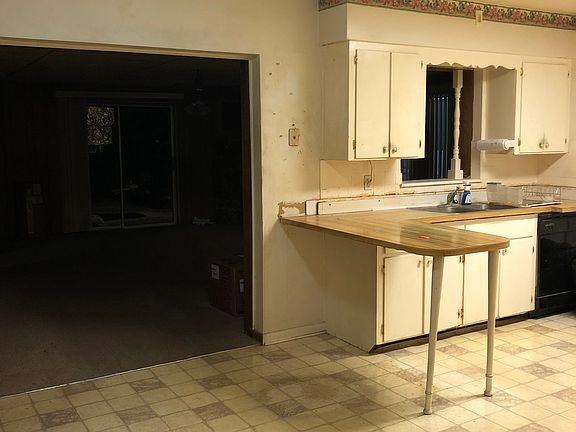 3rd image of 2806 W Marquette Ave
