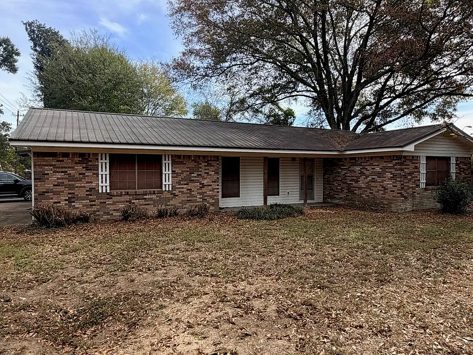 701 S George Ave