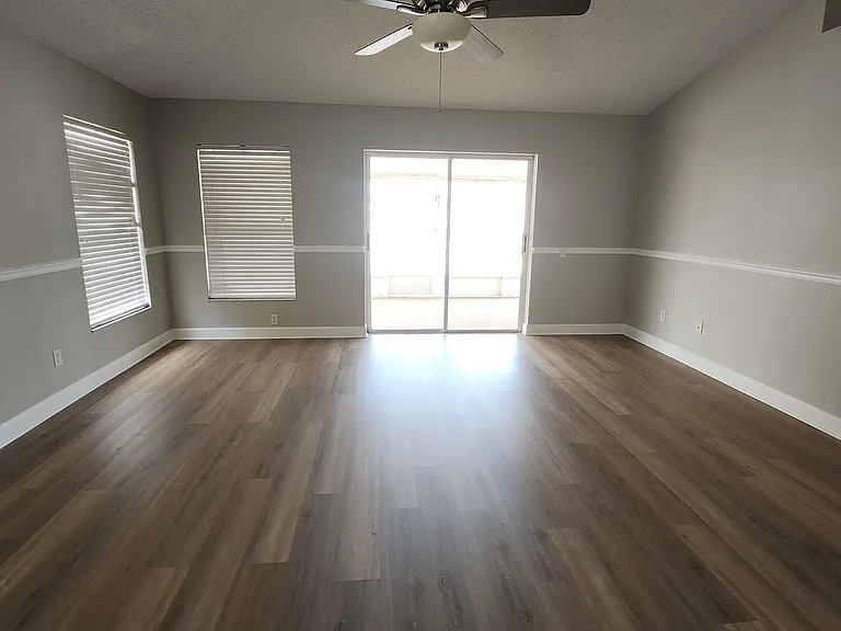 12507 Midpointe Dr — Photo 10