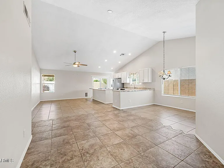 14649 N 44th St — Photo 5