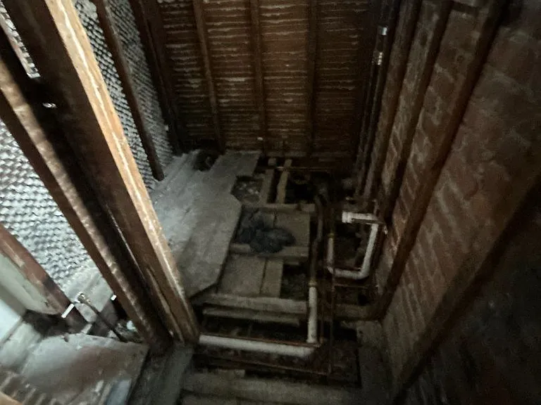 Walnut Court Apartments — Photo 10