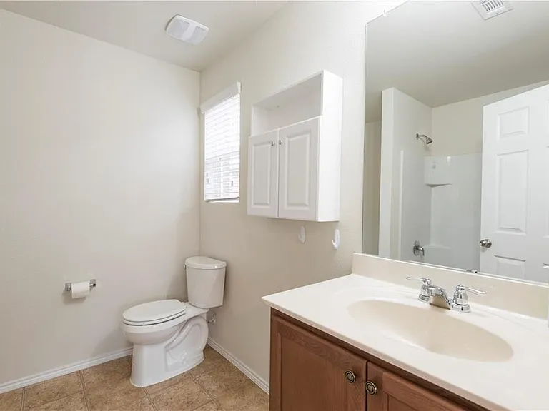 1721 Gayla Creek Dr — Photo 4