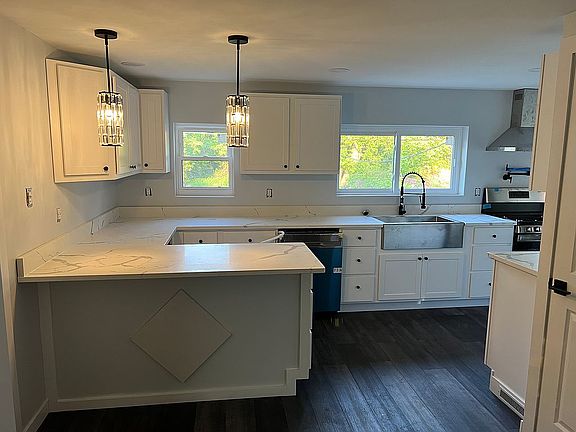 4th image of 3543 Lincoln St