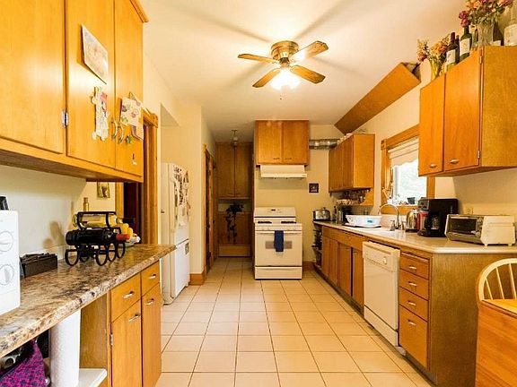 2nd image of 143 5th Ave NE APT 1
